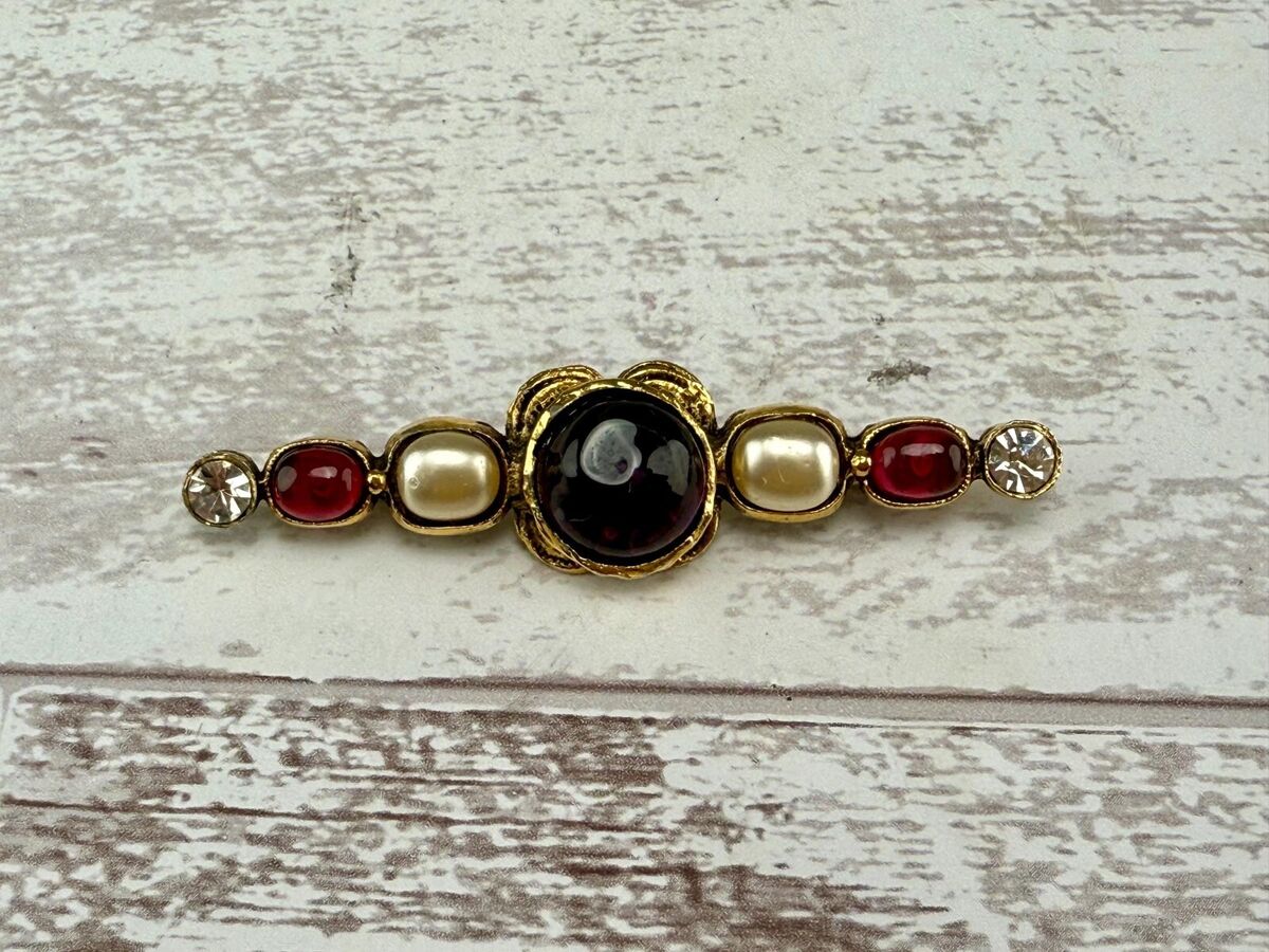 Vintage 1985 Chanel Gripoix Glass Rhinestone Faux Pearl Vintage 1985 Chanel Gripoix Glass Rhinestone Faux Pearl