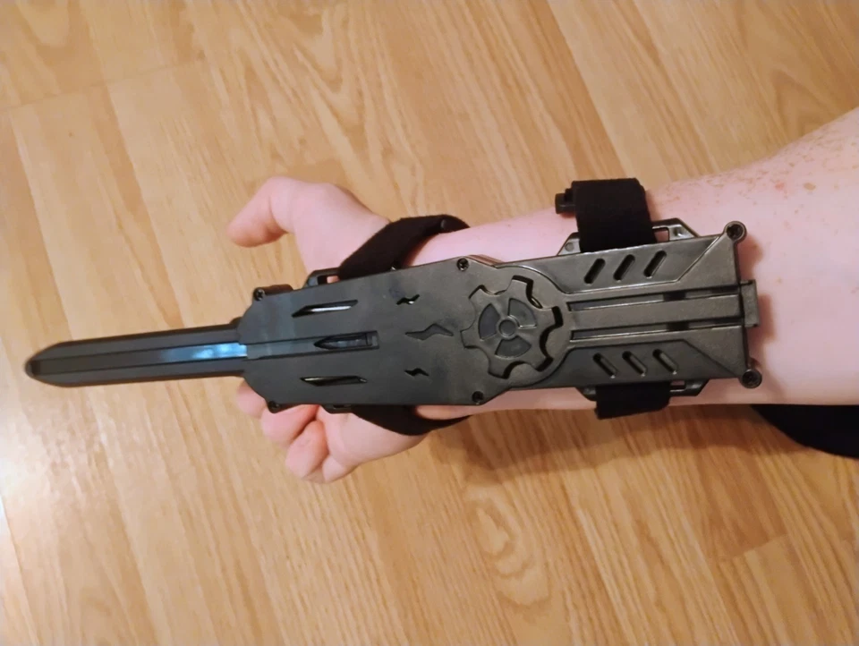 Hoja de entrenamiento de plástico réplica de hoja oculta Assassins Creed  Foto 3 de 4