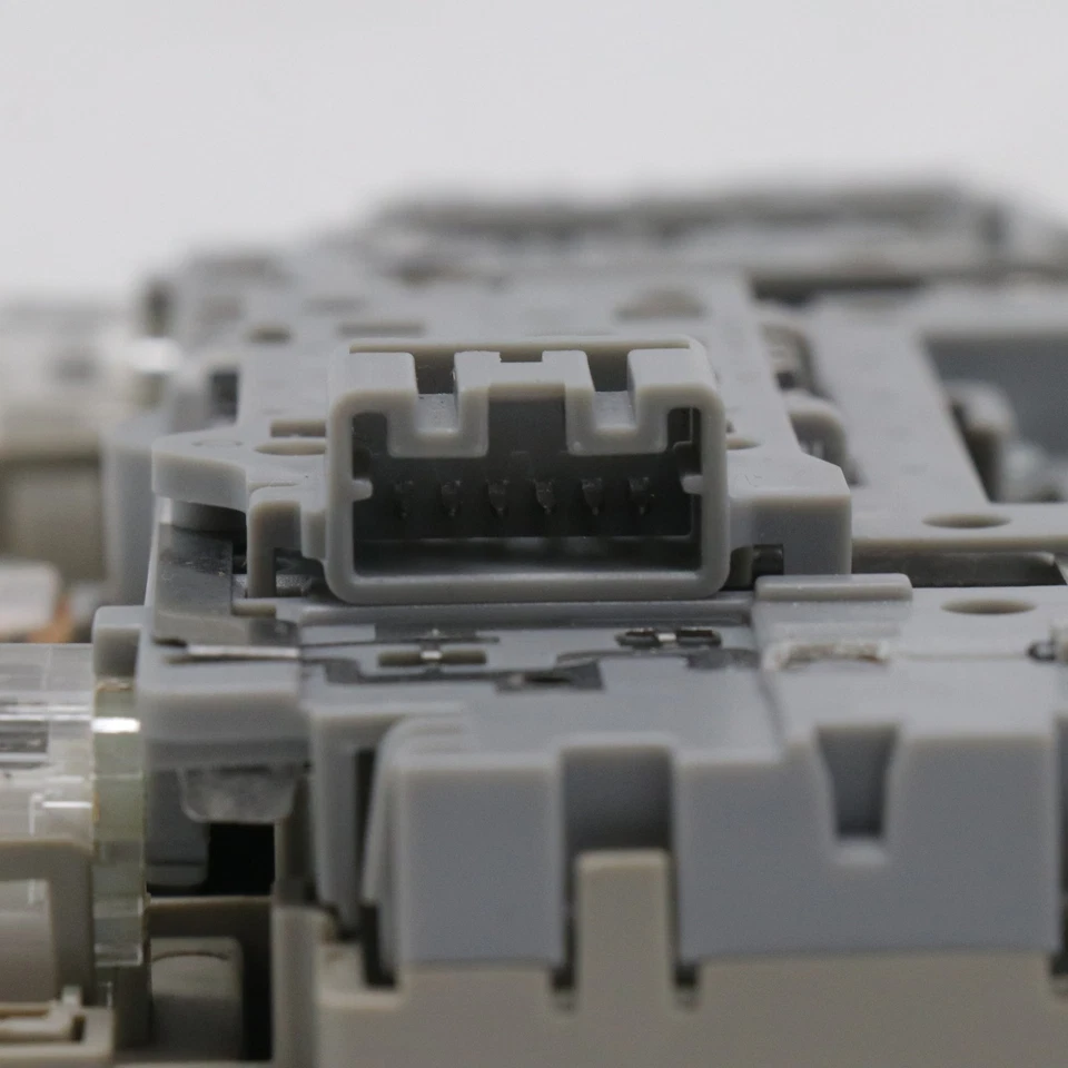 Consola superior para Mazda3 2010-2012 con interruptor de techo corredizo - sin luz descendente nueva Foto 4 de 4