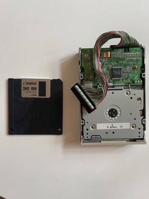 Akai MPC 2000XL Floppy Laufwerk inkl. OS 1.2 Diskette