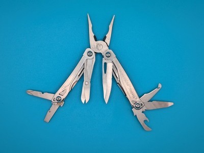 LEATHERMAN WINGMAN MULTI-TOOL! FAST SHIPPING!
