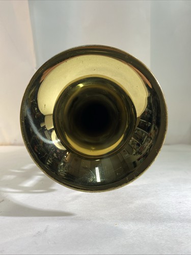 Conn 18A Coronet Horn, Stuck Mouthpiece, Broken Solders - Picture 4 of 10