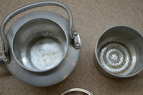 Vintage TeaPot 2 cup Aluminium Anodized lid & Strainer Pot Japan - Picture 5 of 5