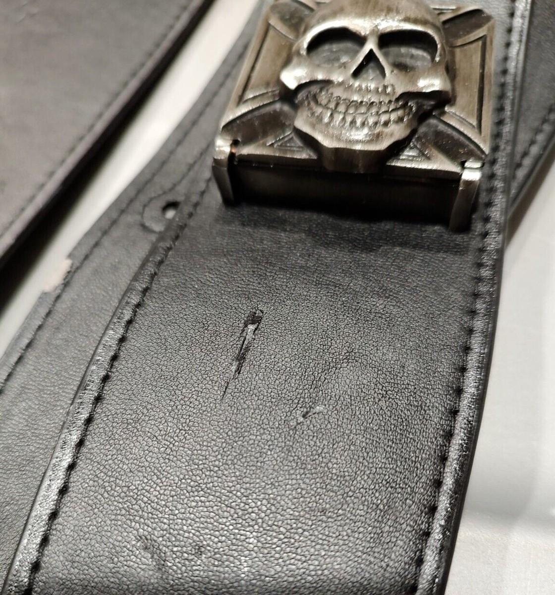 REBEL GUITAR STRAP SKULL PICK BOX - SYNYSTER GATES / AVENGED