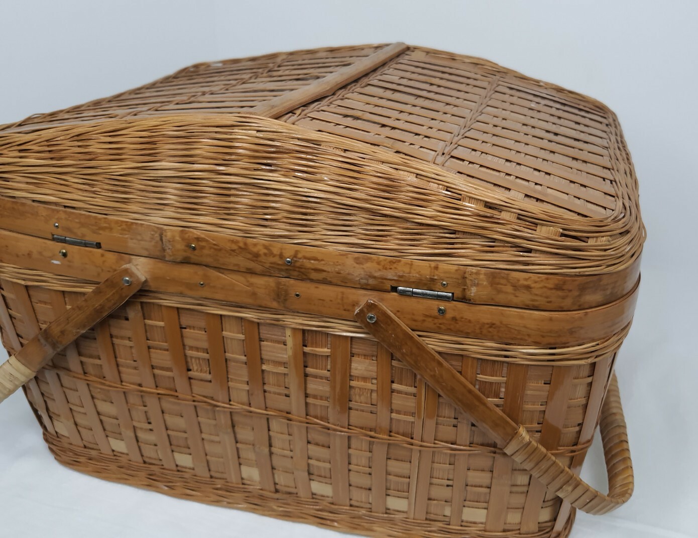 Vintage Wicker Picnic Sewing Basket Oval With Two Handles And Double