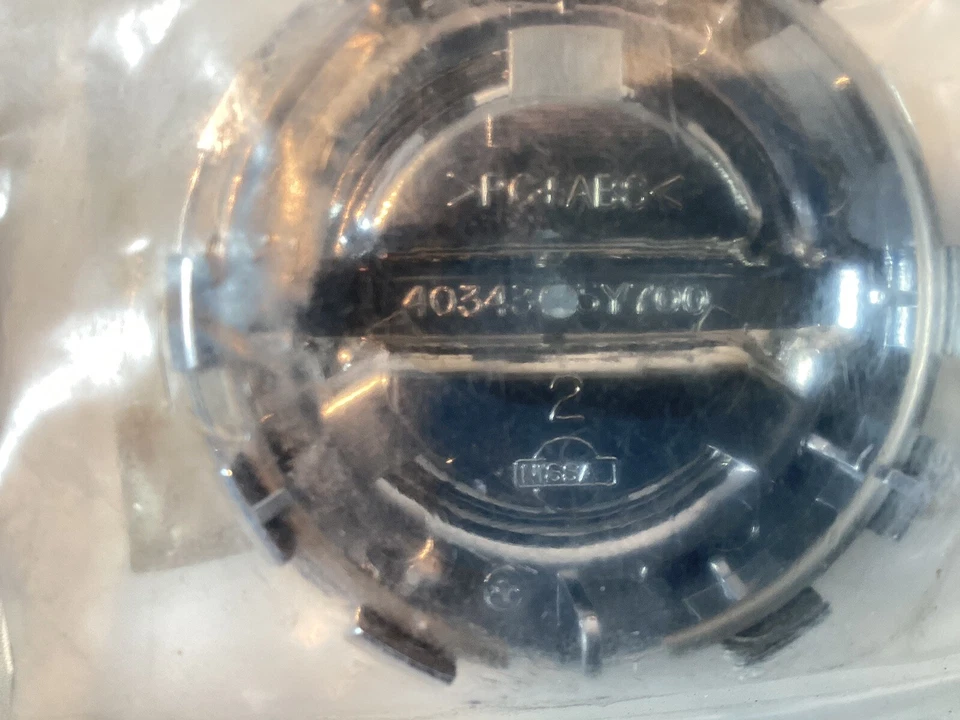 NISSAN ALTIMA MAXIMA MURANO (2) TAPACUBOS TAPACUBOS TAPACUBOS TAPA CENTRAL ENCHUFE NUEVO Foto 4 de 4