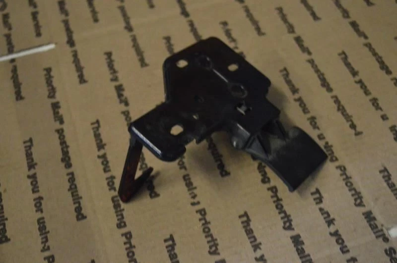 AUDI Q7 2007 2008 2009 2010 2011 2012 CAPÓ PESTILLO BLOQUEO GANCHO DELANTERO 4L0829480 Foto 2 de 4