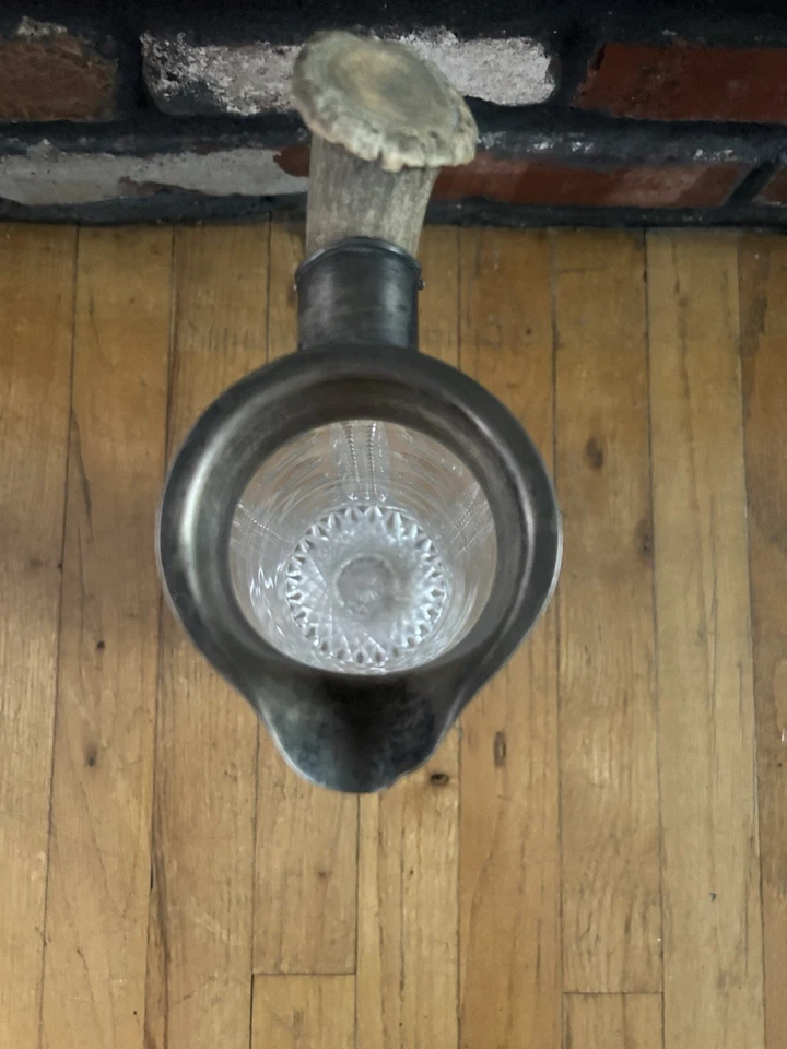 JARRA DE CUERNO DE CIERVO Y CRISTAL ESTERLINA DEL SIGLO XIX Foto 4 de 4