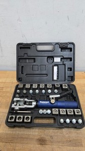 Mastercool 71475-PRC Universal Hydraulic Flaring Tool Set w/ Case