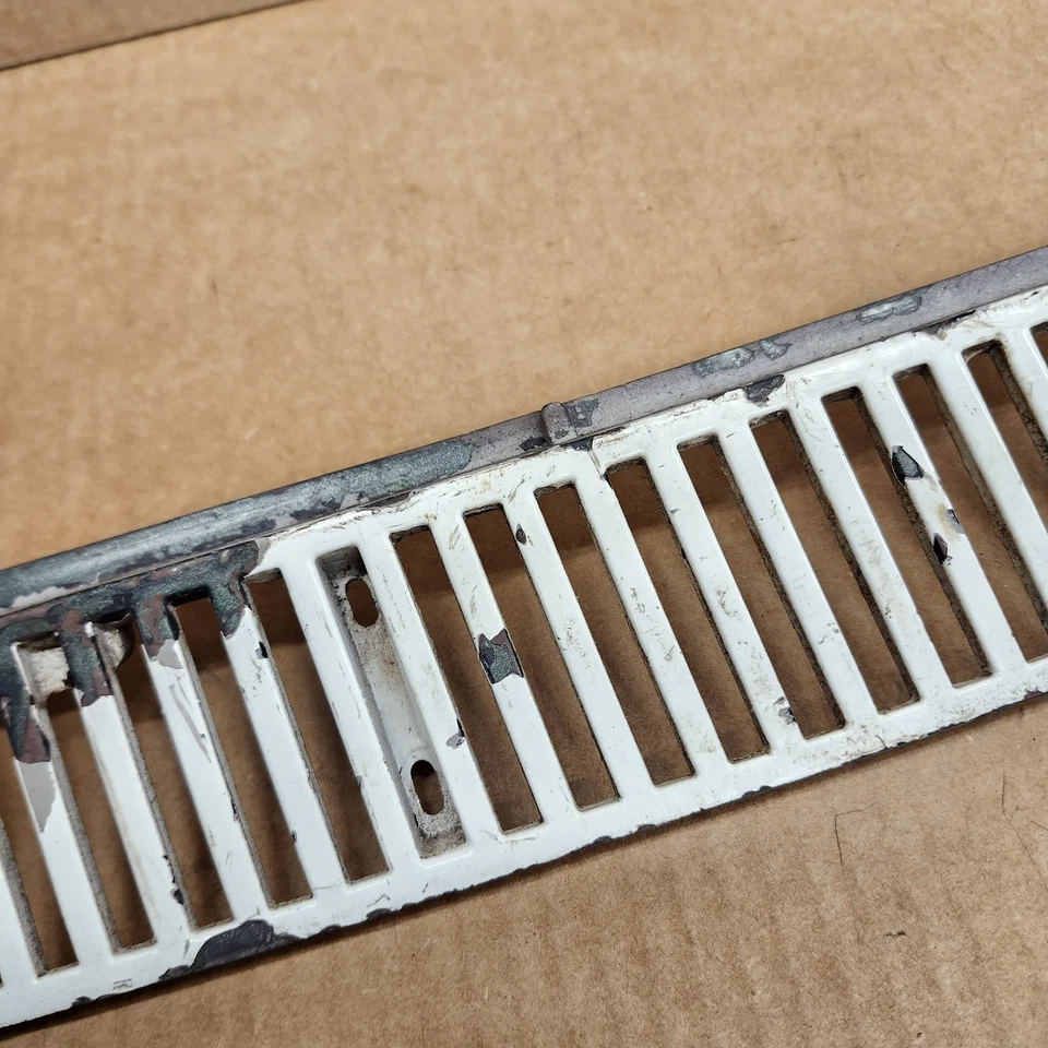 69-72 C3 Corvette Limpiaparabrisas Puerta Parrilla Ventilación Capucha Ventilación Ventilador Rejilla Entrada Foto 4 de 4