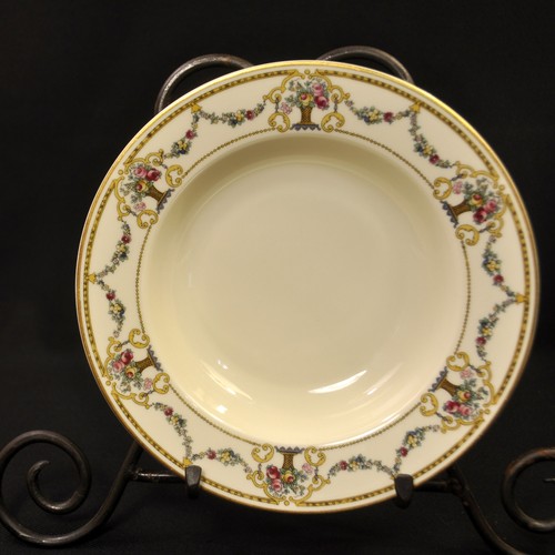 Bavaria H&Co Heinrich 4 Soup Bowls Rimmed Floral Basket Garland w/Gold 1930-1939 - Picture 4 of 12