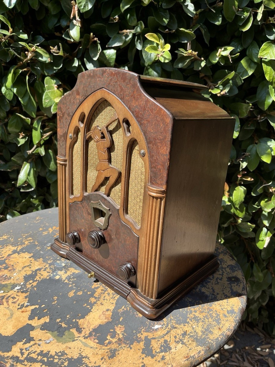 Jackson Bell 1933 Model 25-AV Peter Pan Mini Cathedral Tube Radio