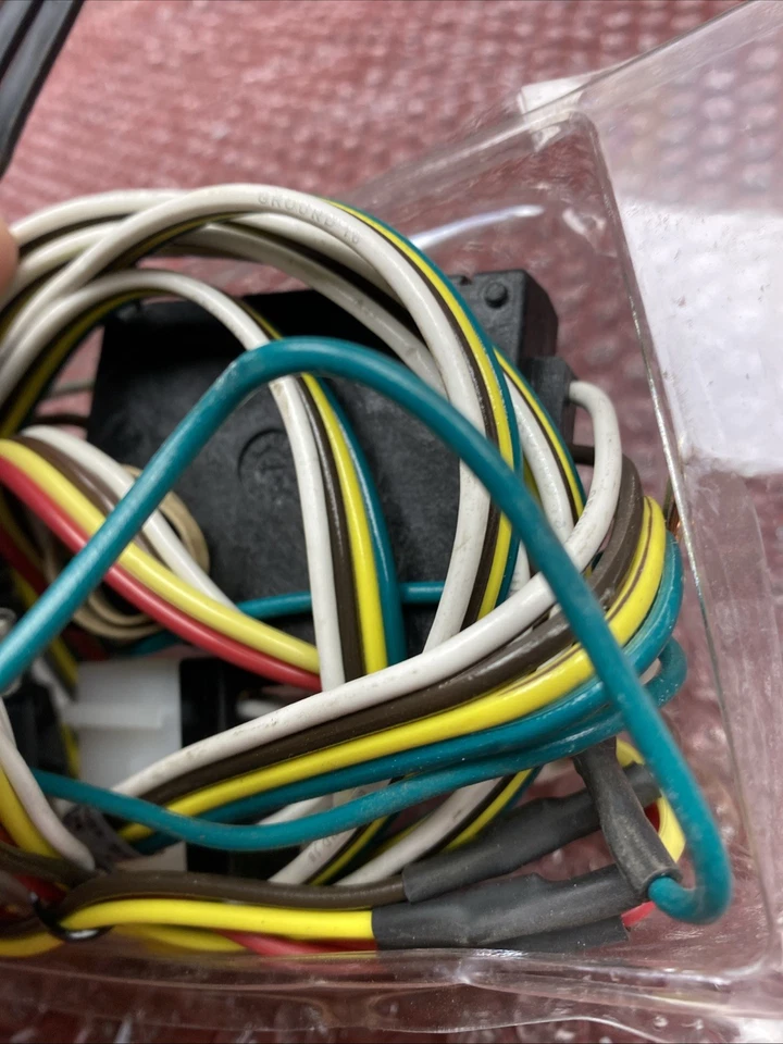 Cableado 4 planos personalizado de vehículo a remolque CURT 55353 para Nissan Pathfinder, camioneta Foto 4 de 4