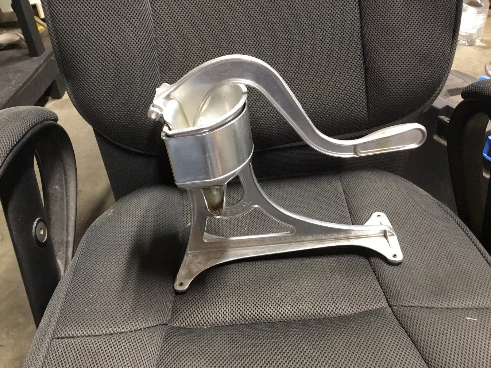 Vintage Universal Juicer Citrus Squeezer Hand Press Aluminum. USA