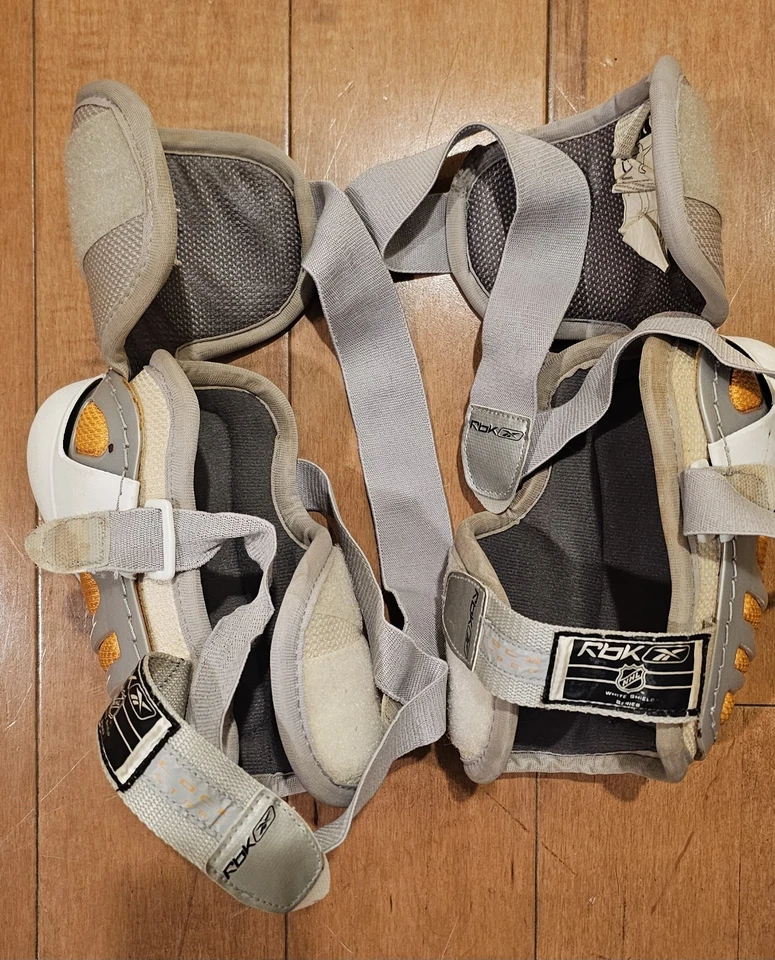 Coderas de hockey Reebok 4K White Shield Series talla mediana Foto 4 de 4