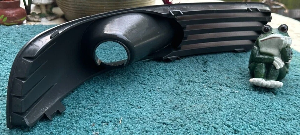 2005-2010 Chevy Cobalt or Pontiac G5 RT Front Lower Grille Fog Light Lamp Bezel — 第 3/3 张图片