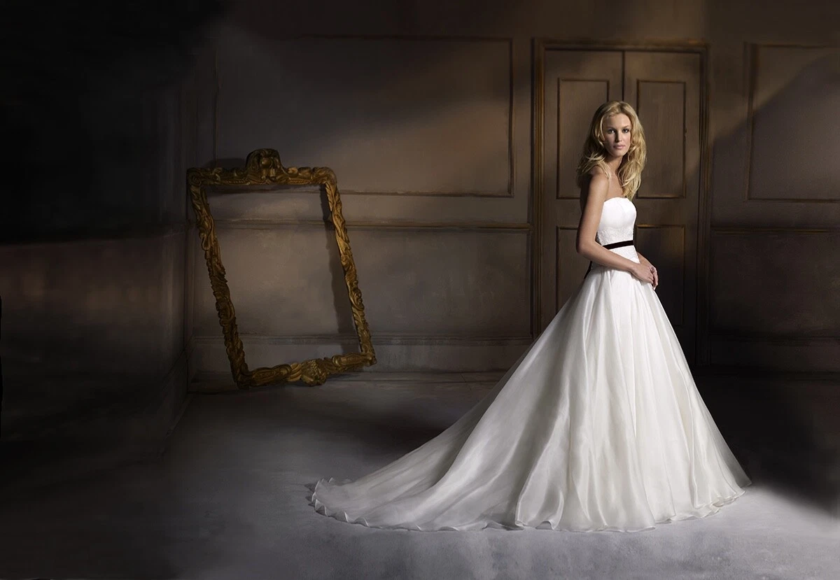 caroline castigliano wedding dress