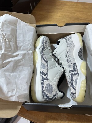 Nike Air Jordan 11 XI Low LE 