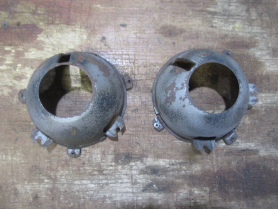 Mercury Meteor 600 1961 faro interior delantero montaje bombilla cubo tazas par Foto 2 de 3