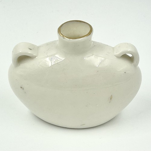W H GOSS CRESTED CHINA MODEL OF ANCIENT BOTTLE IN SUNDERLAND MUSEUM LEICESTER - Picture 7 of 9