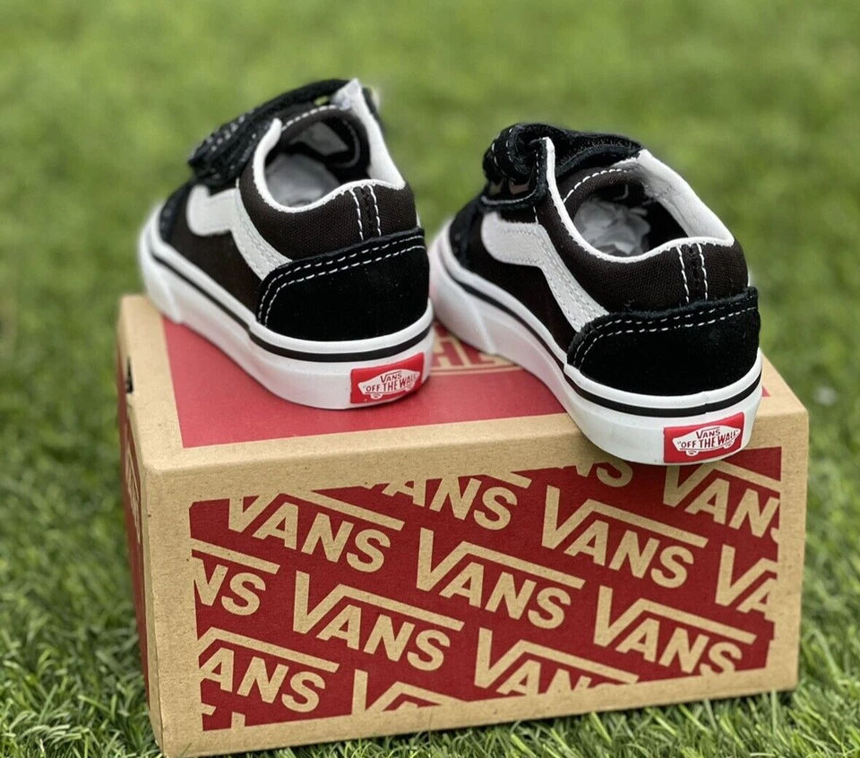 Old Skool V Low Top Black White Baby toddler Shoes - Image 2 of 2