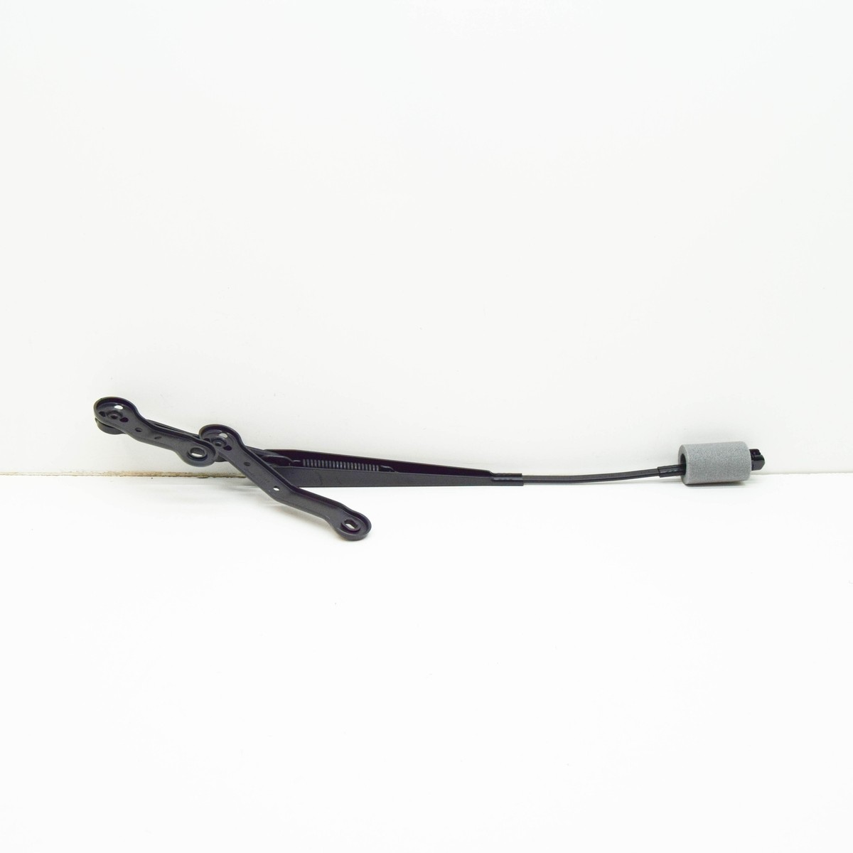 MERCEDES-BENZ GLA X156 Scheibenwischerarm vorne rechts LHD  