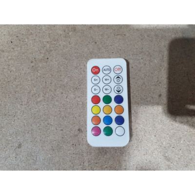 Weiße Fernbedienung kabellos Infrarot ergonomisch für Aura GC ARGB LED Leuchten