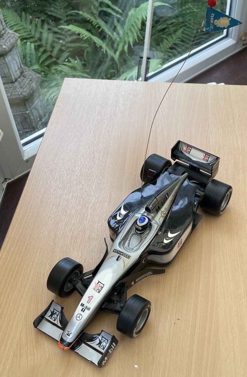 MiniChamps Diecast 1:18 Scale McLaren Mercedes MP4/13 1998