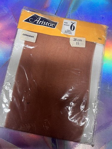 Vintage 1970’s Aristoc Run. Resist 6, nylon stockings. Shade Coriander. Size 11 - Picture 5 of 6