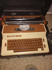 Silver-Reed 8750 Vintage 1970s Electric Typewriter With Case WORKS! thumbnail