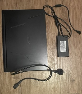 Acer Nitro 5 (AN517-54-706P) - Schwarz-Rot