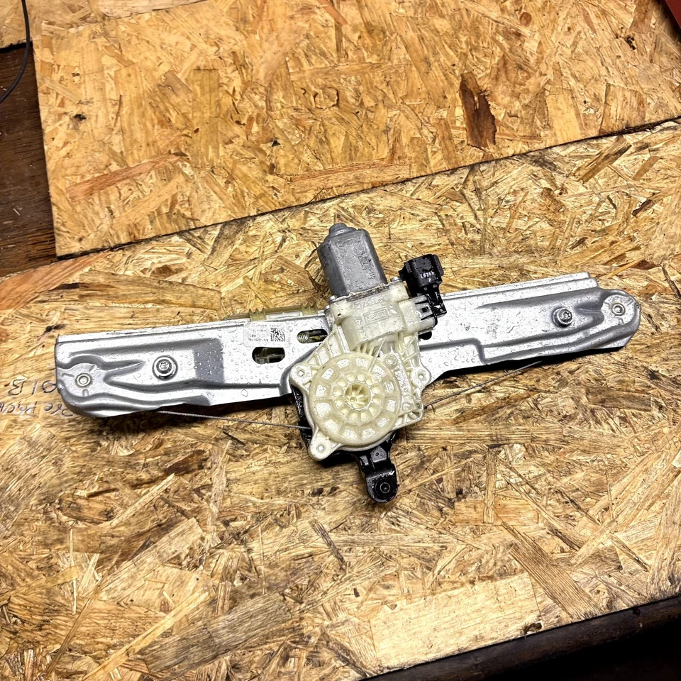 924131 DRIVER REAR SIDE WINDOW REGULATOR /924131 / 924131 / 821512 FOR FORD 2013 - Image 2 of 4