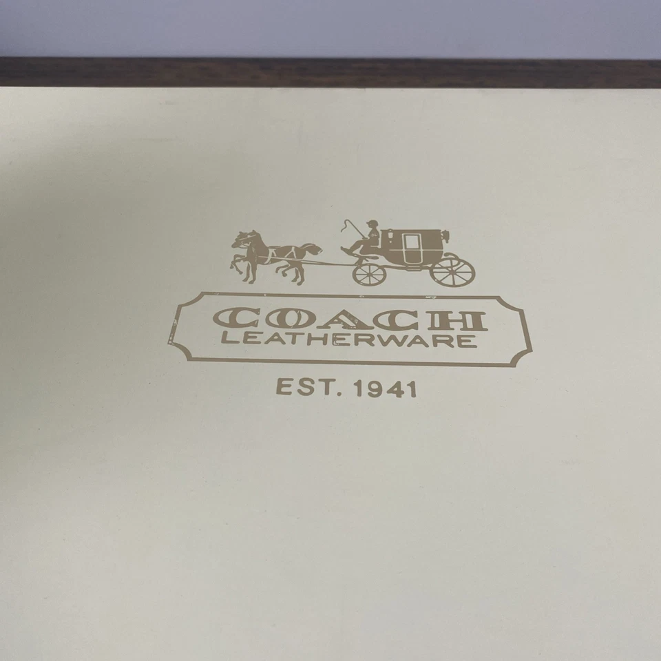 Botas de lluvia altas Coach para mujer Pearl Legacy con estampado de cebra negras/blancas talla 10M Foto 2 de 4