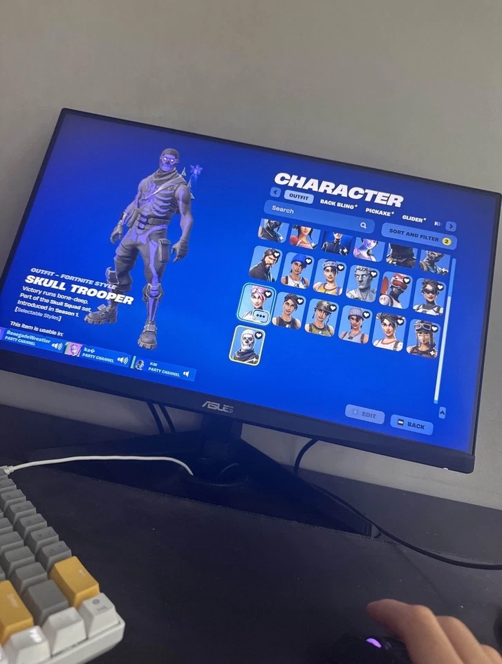 OG Renegade Raider, Purple Skull, Black knight (Hit Disc0rd megfox124xo) - Image 3 of 3