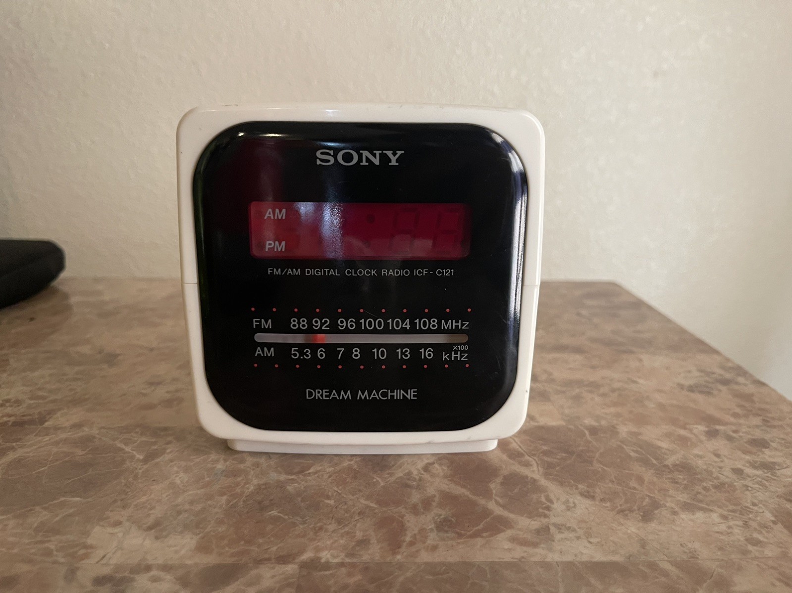 Radio White Cube Tested Working