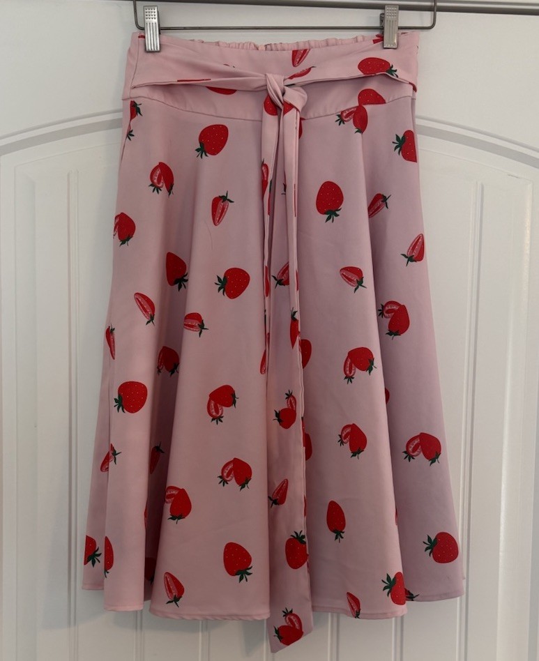 Strawberry Retro Print Small Midi Flare Skirt Cottage Core Pin up Feminine Pink