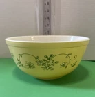 Vintage Pyrex #403 Shenandoah 2.5 Quart Mixing Bowl - Yellow w/ Green Flowers