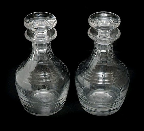 A RARE PAIR OF ANTIQUE GEORGE V STUART CUT GLASS BULBUS DECANTERS 900 ML - Picture 3 of 12
