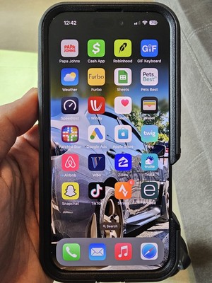 iPhone 16 Pro Max 1tb With TikTok Installed, Color Black. Condition: MINT