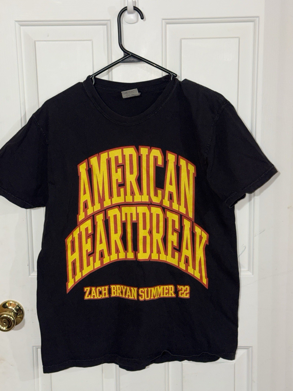 Zach bryan 2022 tour american heartbreak country music official merch t-shirt m