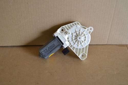 Original VW Passat 3G B8 Variant Fensterhebermotor 5Q4959801B a39264