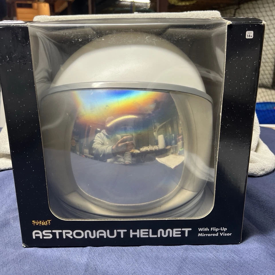 Spirit Halloween White Astronaut Helmet With Flip-Up Visor In Box Ages 14+ - Image 4 of 4
