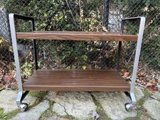 Carro rodante vintage barra de TV audio video MCM 1960 madera grano aluminio fundido