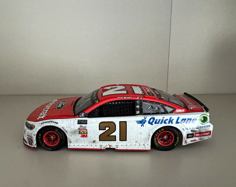 Lionel Racing 2017 Pocono WIN Ryan Blaney #21 Ford Fusion 1:24 Diecast w/ Box