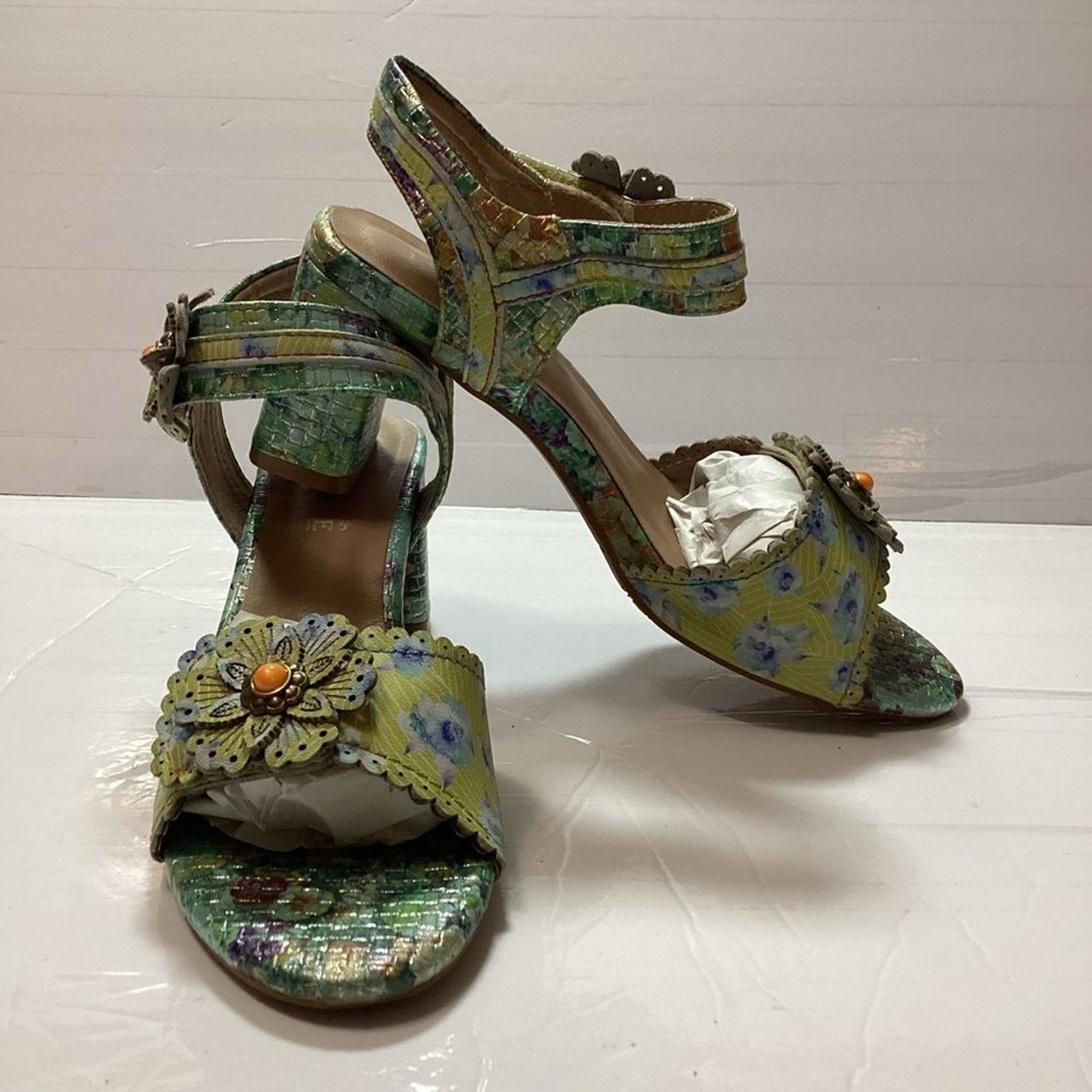 L'Artiste by Spring Step Vogeush floral heeled sandals leather size 38