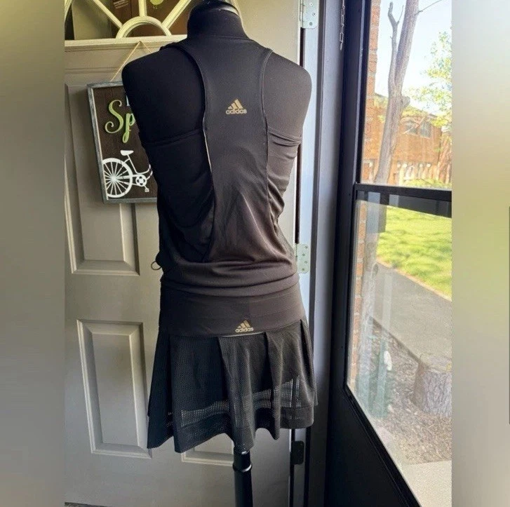 Vintage 2007 Adidas 2-piece black gold mesh tennis skirt and tank, size medium - Image 4 of 4