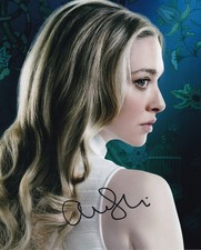 AMANDA SEYFRIED signed autograph 20x25cm THE HOUSEMAID in person autograph ACOA