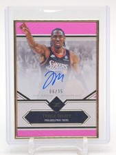 TYRESE MAXEY 2025-26 TOPPS DEFINITIVE COLLECTION FRAMED AUTO PINK /15 Q2754