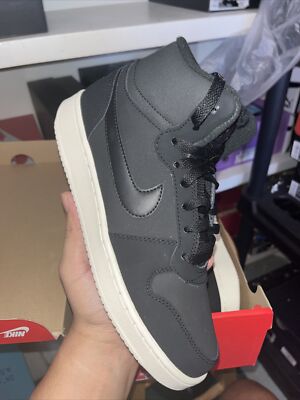 Size 7 - Nike Ebernon Mid SE Black