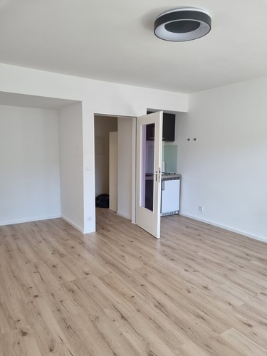 Helles, renoviertes Appartement in Düsseldorf-Düsseltal - Bild 2 von 5